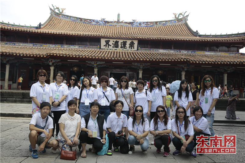 闽港两地青少年刺桐古城文化交流 探访开元寺